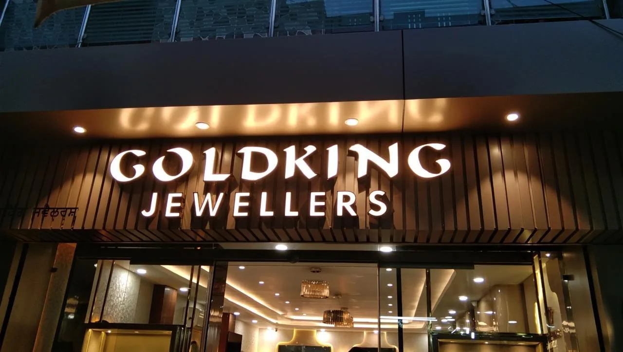 Retail channel letter signage by Sonu Arts
